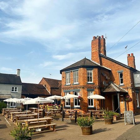 The Unicorn Inn Newton Solney Exterior photo