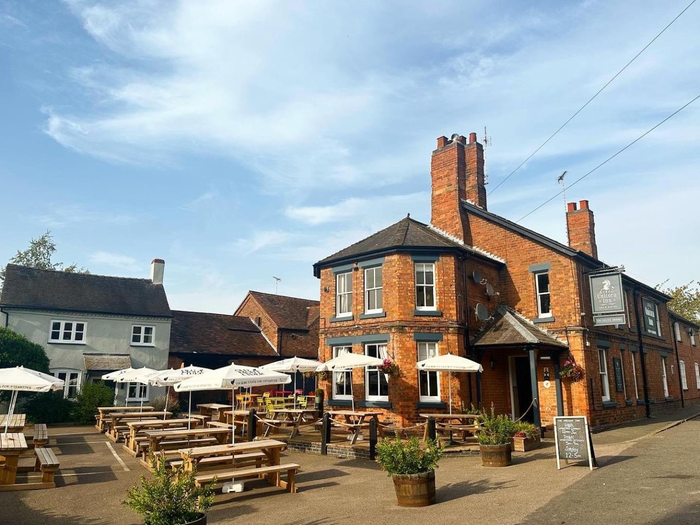 The Unicorn Inn Newton Solney Exterior photo